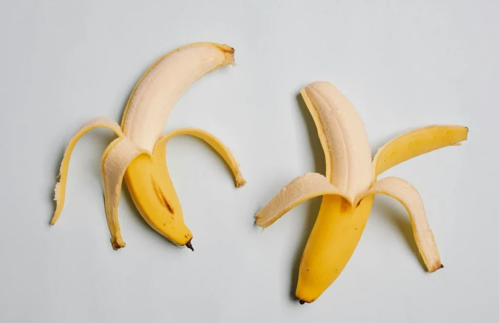 10 Side Effects of Overeating Bananas: Digestive, Heart, and Blood Sugar Risks